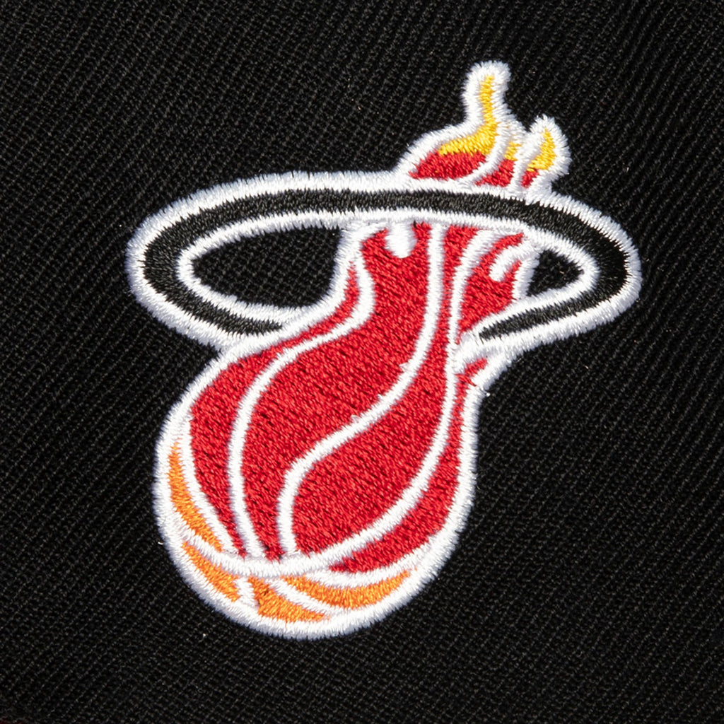 Miami Heat HWC Team Script 2.0 Mitchell & Ness Snapback Hat product image 3, provided for visual reference and product