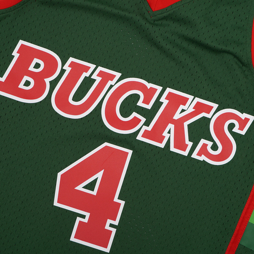 Milwaukee Bucks Sidney Moncrief Mitchell & Ness Green 1983-84 Hardwood Classics Swingman Jersey for Men product image 3,