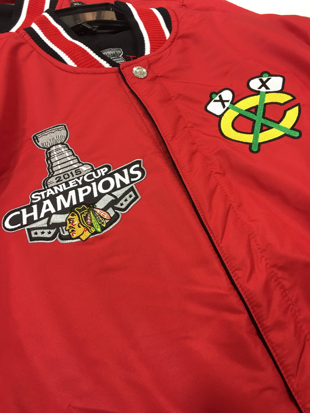 Mens Chicago Blackhawks Reversible 2015 Stanley Cup Champions Jacket product image 6, provided for visual reference and