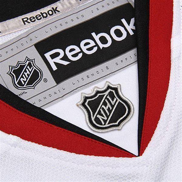 Mens Chicago Blackhawks Jonathan Toews Premier Road Jersey product image 6, provided for visual reference and product detail
