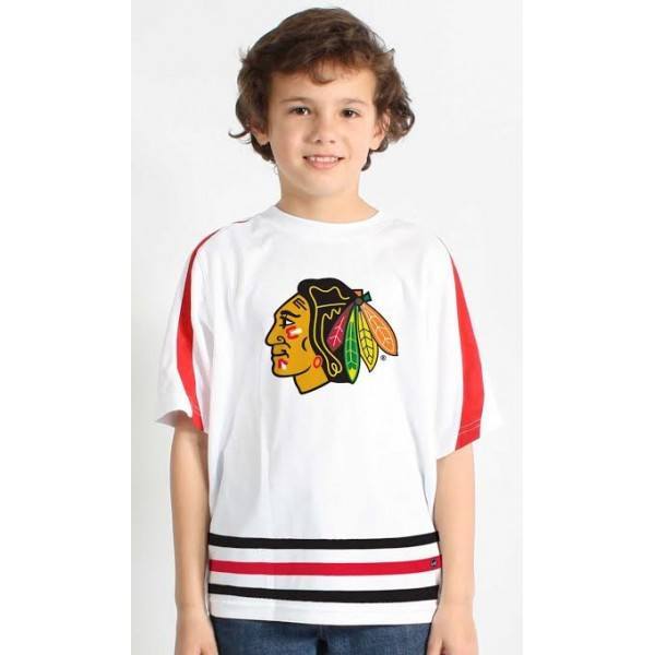 Youth Jonathan Toews Chicago Blackhawks White Performance T-Shirt product image 2, provided for visual reference and product