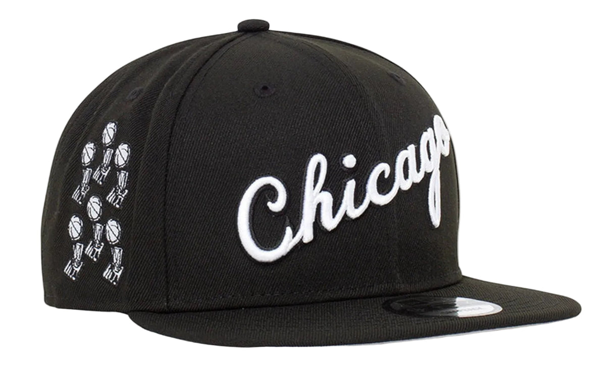 Chicago Bulls 2021-2022 City Edition Trophy's Black New Era 9FIFTY Snapback Hat for Men product image 1, provided for visual