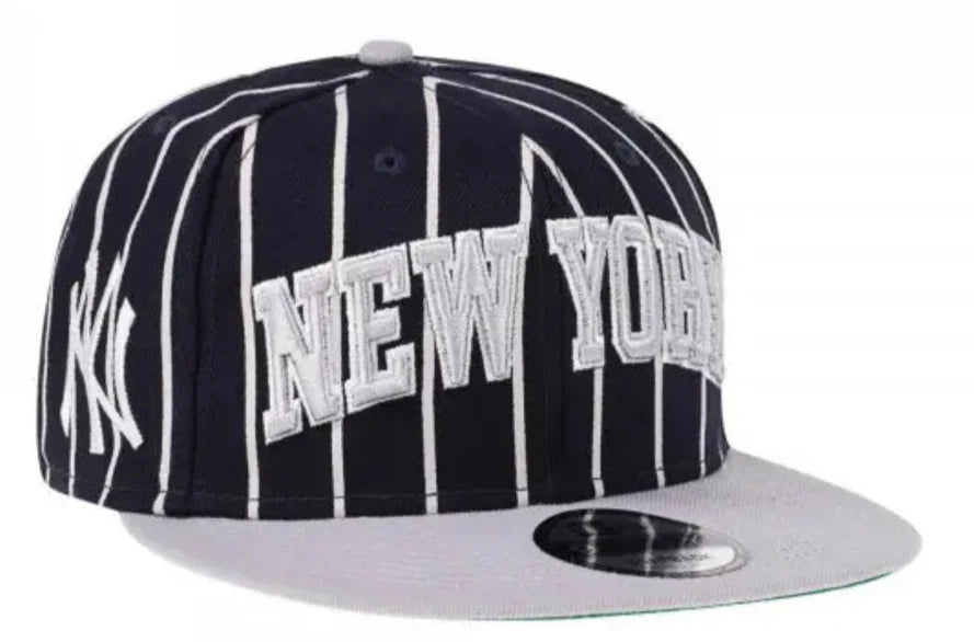New York Yankees Navy/Gray City Arch New Era 9FIFTY Snapback Hat product image 1, provided for visual reference and product
