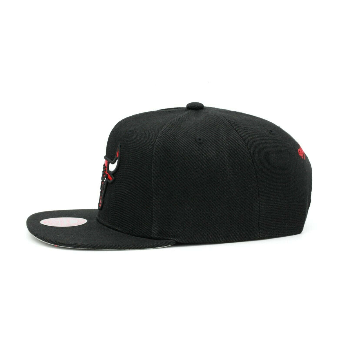 Mitchell & Ness Chicago Bulls Core Black Adjustable Snapback Hat for Men product image 3, provided for visual reference and