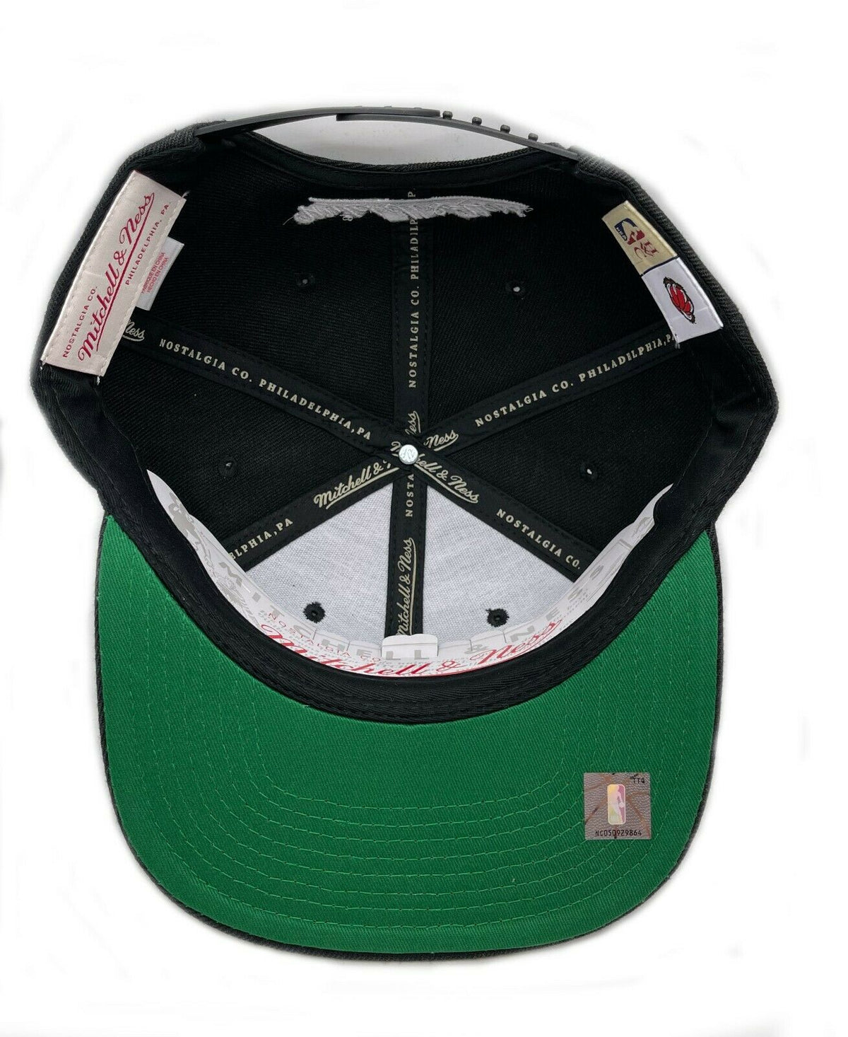 Vancouver Grizzlies Mitchell & Ness NBA XL BWG HWC Snapback Hat for Men product image 5, provided for visual reference and