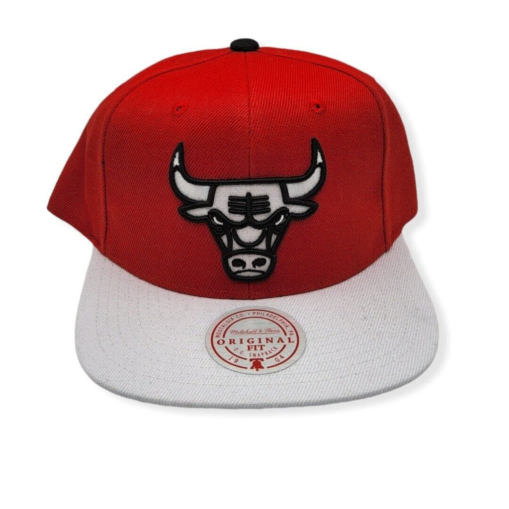 Mitchell & Ness Chicago Bulls NBA Cardinal Red 2 Tone Adjustable Snapback Hat for Men product image 2, provided for visual