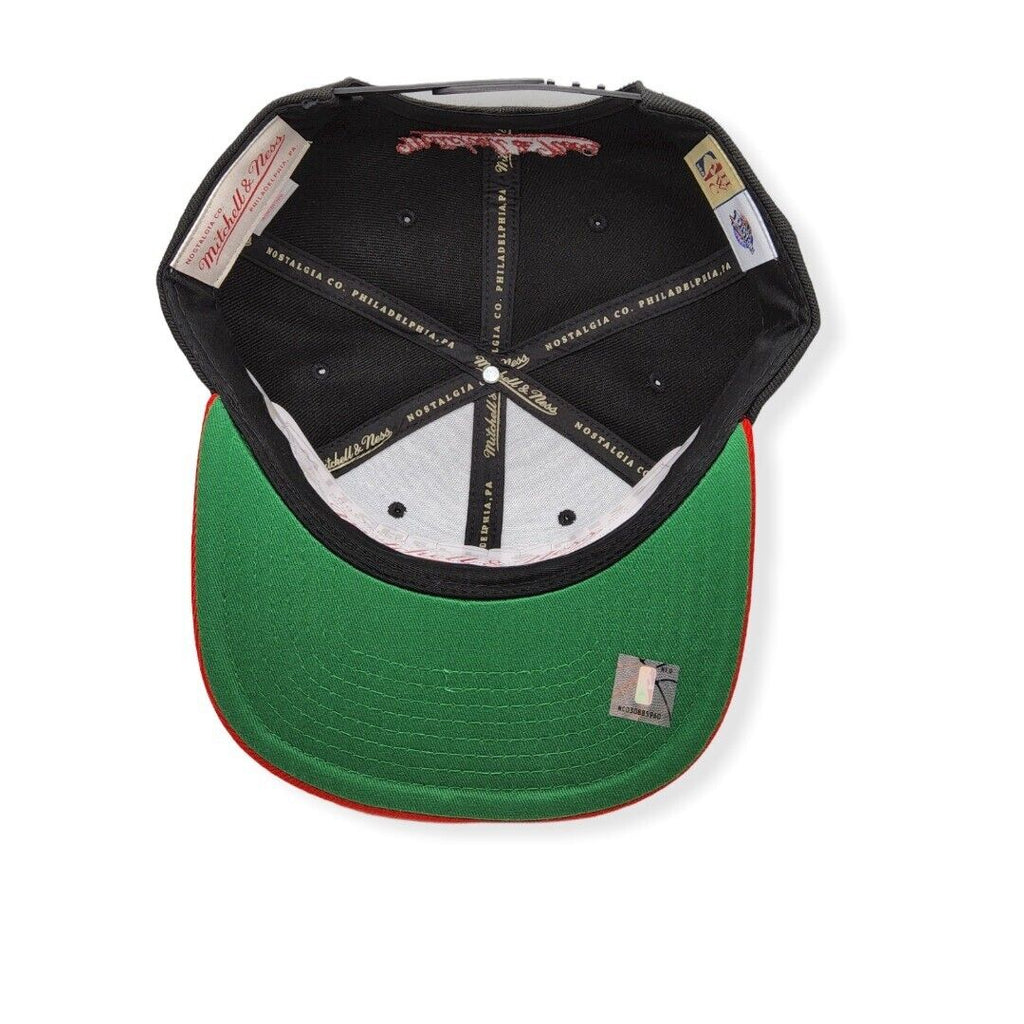 Detroit Pistons Mitchell & Ness HWC Black Snapback Hat for Men product image 4, provided for visual reference and product