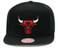Mitchell & Ness Chicago Bulls Core Black Adjustable Snapback Hat for Men product image 1, provided for visual reference and