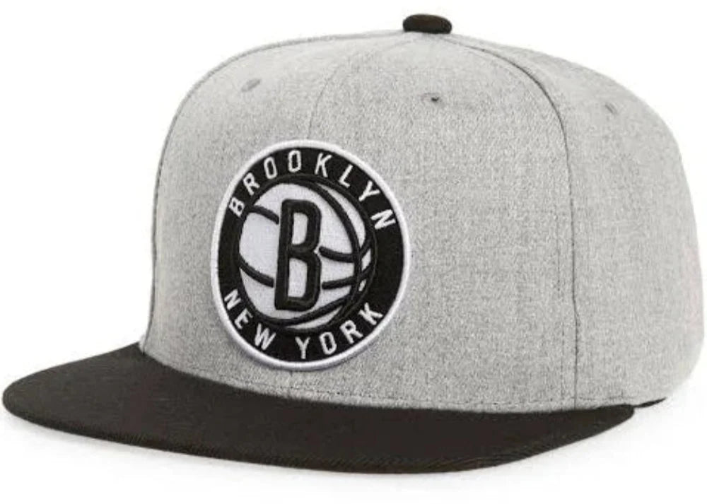 Brooklyn Nets Mitchell & Ness Gray Black Pop Snapback Hat product image 1, provided for visual reference and product detail