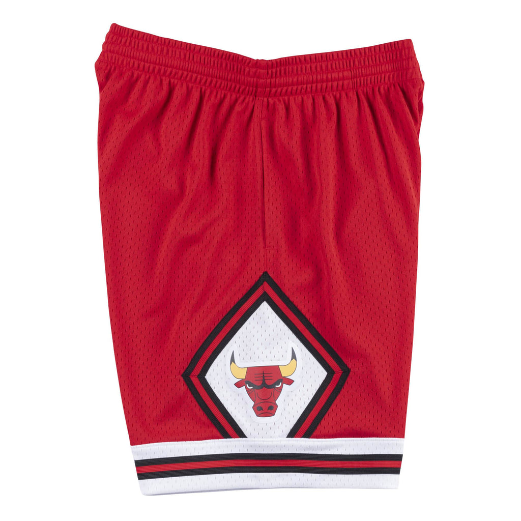 Chicago Bulls Mitchell & Ness Red 1975-76 Hardwood Classics Swingman Shorts for Men product image 4, provided for visual