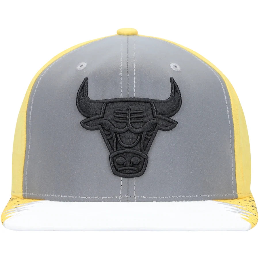 Chicago Bulls Mitchell & Ness Gray/Yellow Day 5 Snapback Hat for Men product image 2, provided for visual reference and