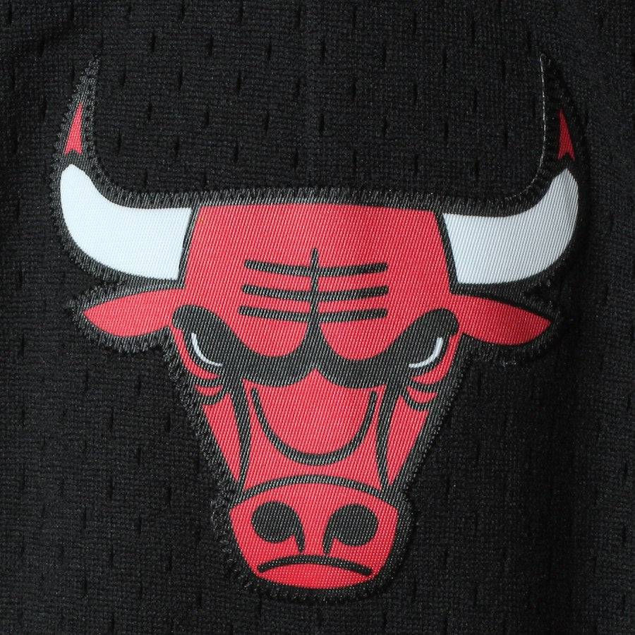 Chicago Bulls Mitchell & Ness Black Hardwood Classics Swingman Shorts for Men product image 2, provided for visual reference