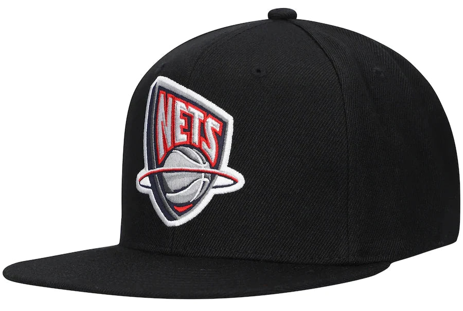 New Jersey Nets Mitchell & Ness Basic Core Black Snapback Hat for Men product image 1, provided for visual reference and