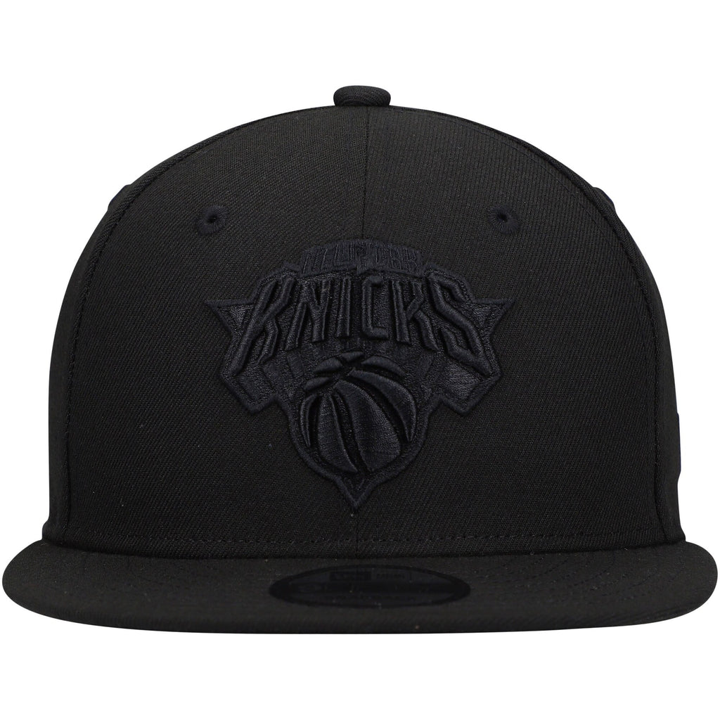 New York Knicks New Era Black On Black Color Pack 9FIFTY Snapback Hat for Men product image 2, provided for visual reference