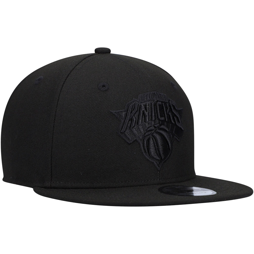New York Knicks New Era Black On Black Color Pack 9FIFTY Snapback Hat for Men product image 3, provided for visual reference