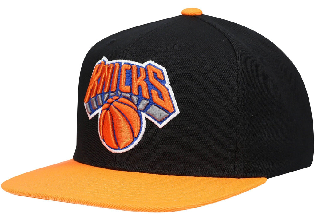 New York Knicks Mitchell & Ness NBA Core Basic Black And Orange Snapback Hat for Men product image 1, provided for visual
