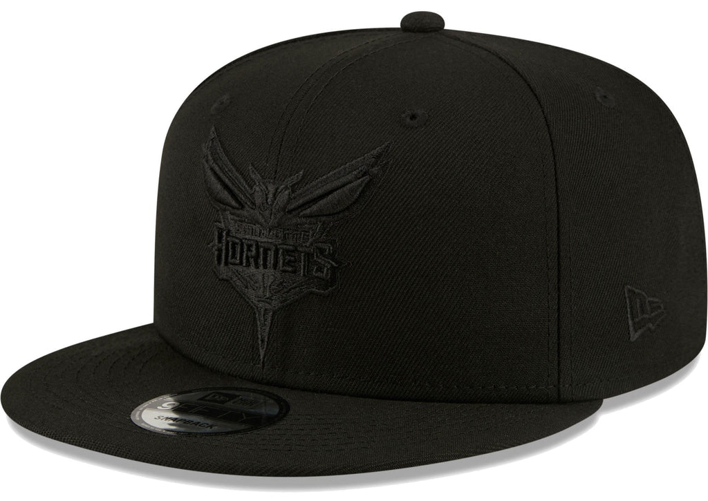 Charlotte Hornets New Era Black On Black Color Pack 9FIFTY Snapback Hat for Men product image 1, provided for visual
