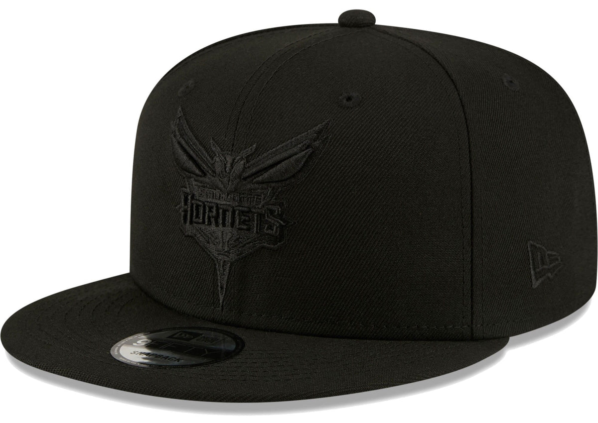 Charlotte Hornets New Era Black On Black Color Pack 9FIFTY Snapback Hat for Men product image 1, provided for visual