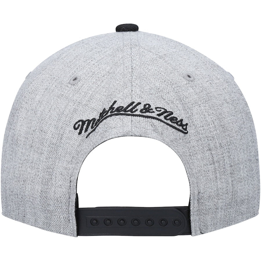 Los Angeles Lakers Mitchell & Ness Gray/Black Heathered Underpop Snapback Hat for Men product image 4, provided for visual