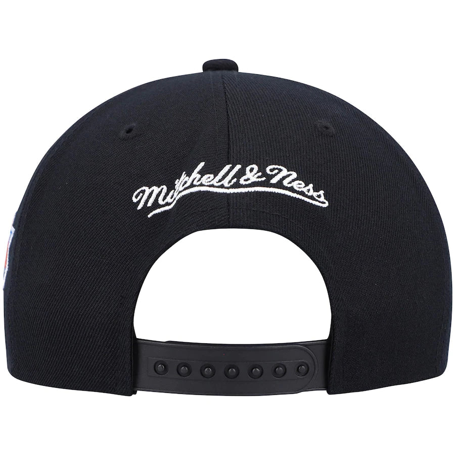 New York Knicks Team Script 2.0 Mitchell & Ness Snapback Hat product image 4, provided for visual reference and product