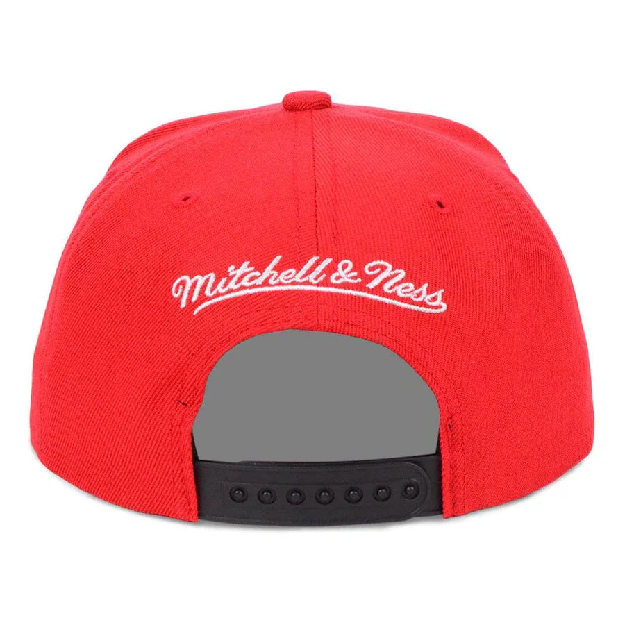 Miami Heat Mitchell & Ness NBA Core Basic HWC Red/Black Snapback Hat for Men product image 4, provided for visual reference