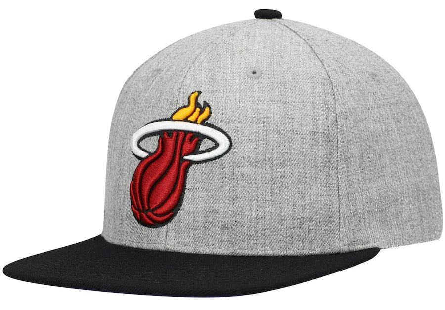 Miami Heat Mitchell & Ness Gray/Purple Heathered Underpop Snapback Hat for Men product image 1, provided for visual