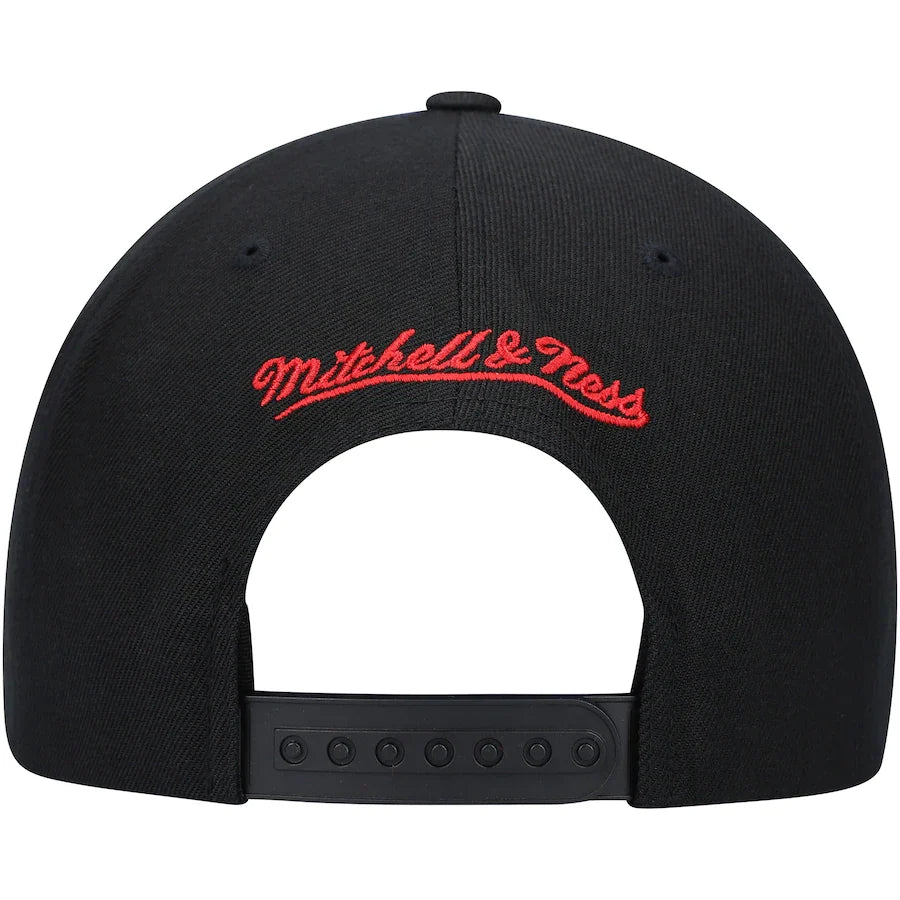 Toronto Raptors NBA Core Basic Black Mitchell & Ness Snapback Hat for Men product image 4, provided for visual reference and