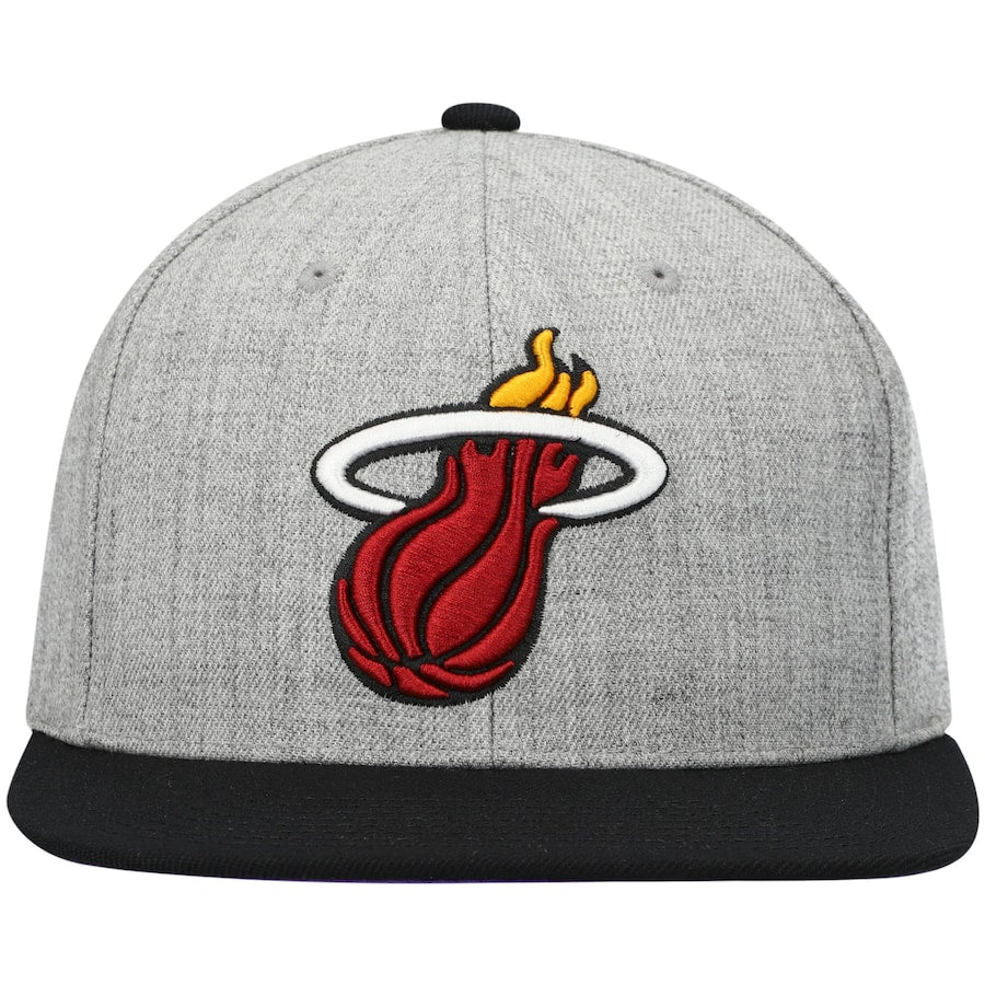Miami Heat Mitchell & Ness Gray/Purple Heathered Underpop Snapback Hat for Men product image 2, provided for visual