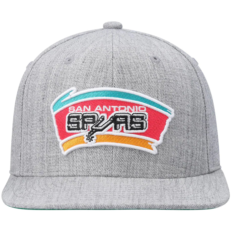 San Antonio Spurs HWC Gray Heather 2.0 Mitchell & Ness Snapback Hat product image 2, provided for visual reference and