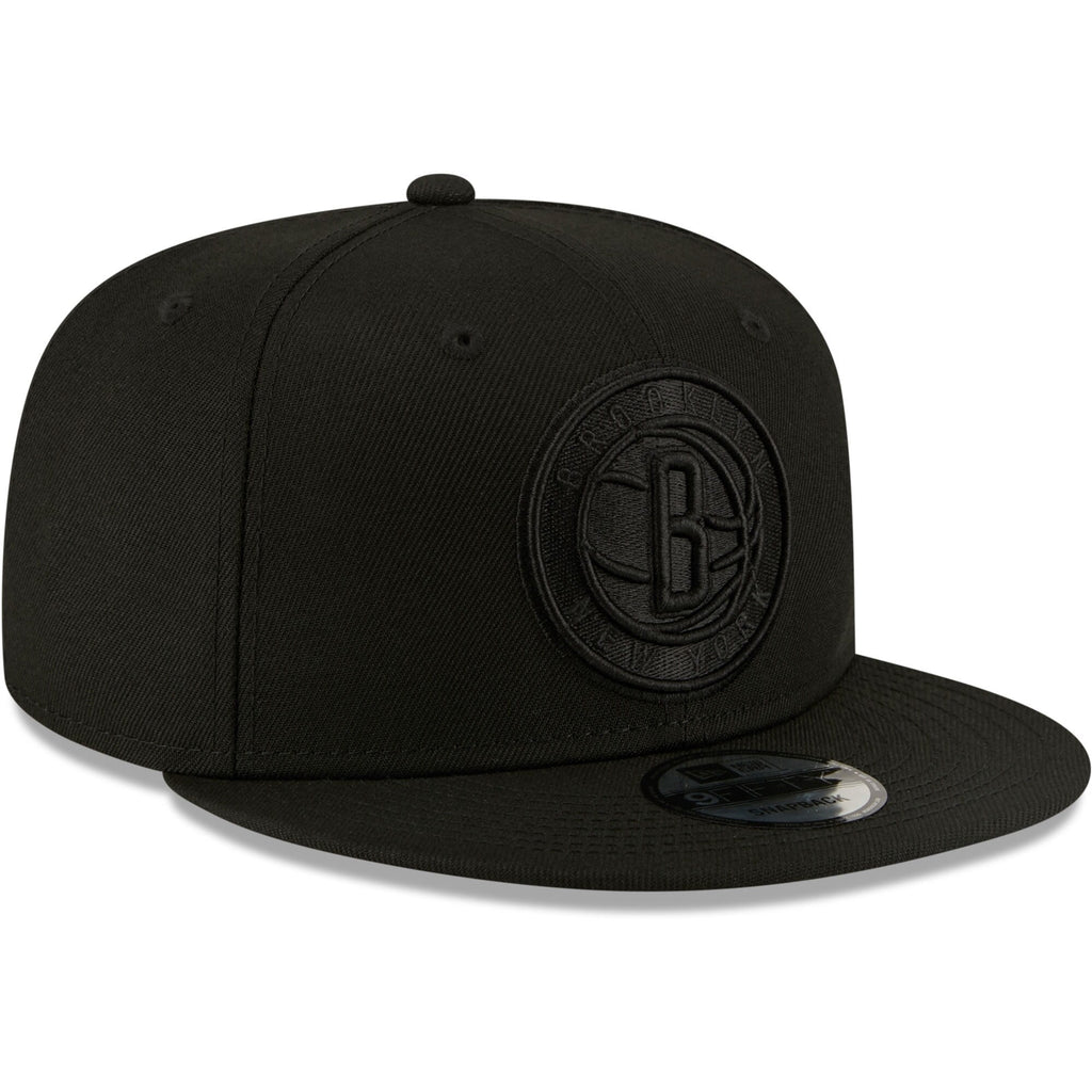 Brooklyn Nets New Era Black On Black Color Pack 9FIFTY Snapback Hat for Men product image 3, provided for visual reference
