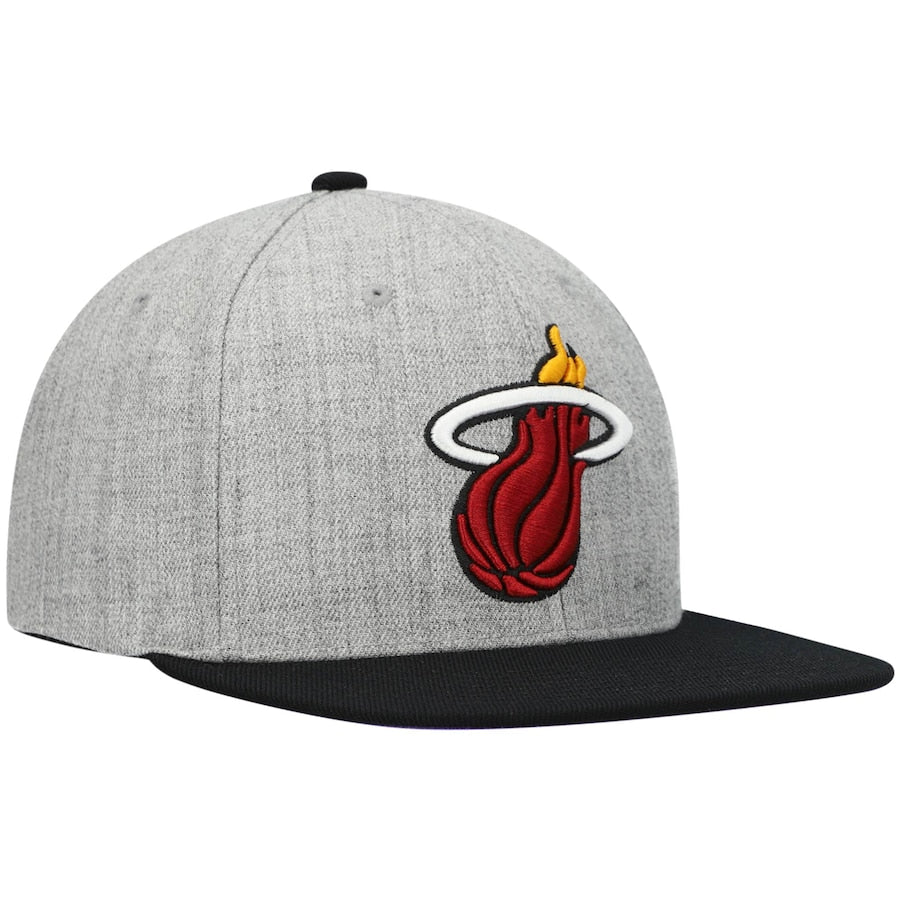 Miami Heat Mitchell & Ness Gray/Purple Heathered Underpop Snapback Hat for Men product image 3, provided for visual