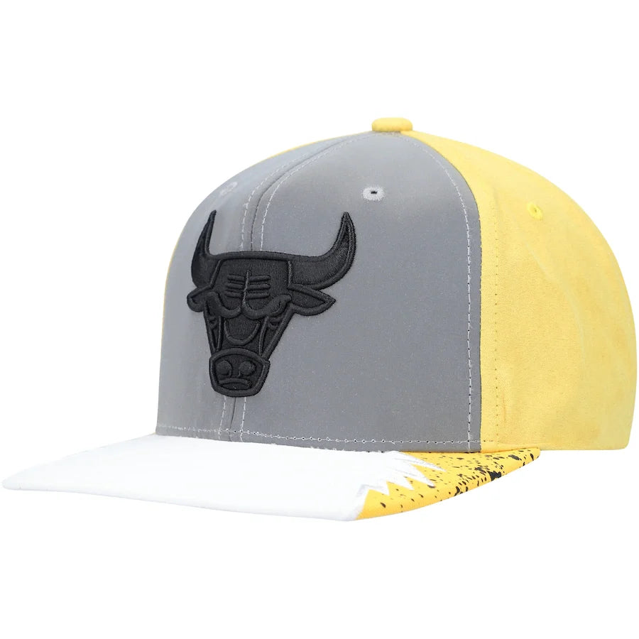 Chicago Bulls Mitchell & Ness Gray/Yellow Day 5 Snapback Hat for Men product image 3, provided for visual reference and