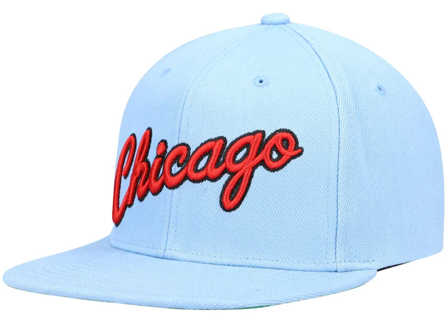 Chicago Bulls Mitchell & Ness Carolina Blue Hardwood Classics Core Snapback Hat for Men product image 1, provided for visual