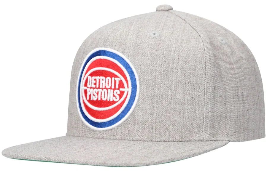 Detroit Pistons Gray Heather 2.0 Mitchell & Ness Snapback Hat product image 1, provided for visual reference and product