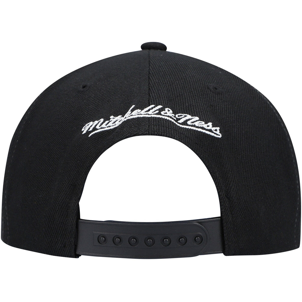 Mitchell & Ness Black Brooklyn Nets Winner Circle Snapback Hat for Men product image 4, provided for visual reference and