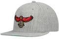 Atlanta Hawks Team Heathered Gray HWC 2.0 Mitchell & Ness Snapback Hat product image 1, provided for visual reference and