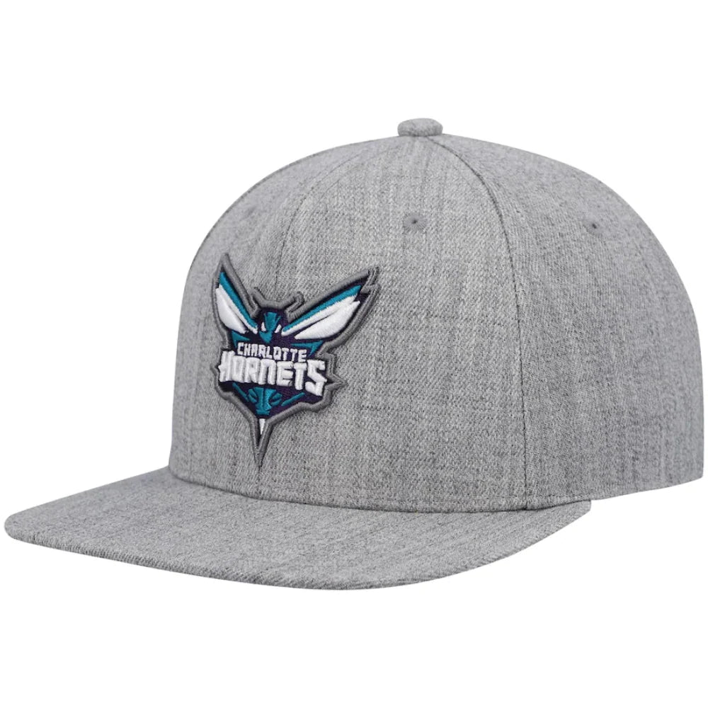 Charlotte Hornets Gray Heathered 2.0 Mitchell & Ness Snapback Hat product image 1, provided for visual reference and product