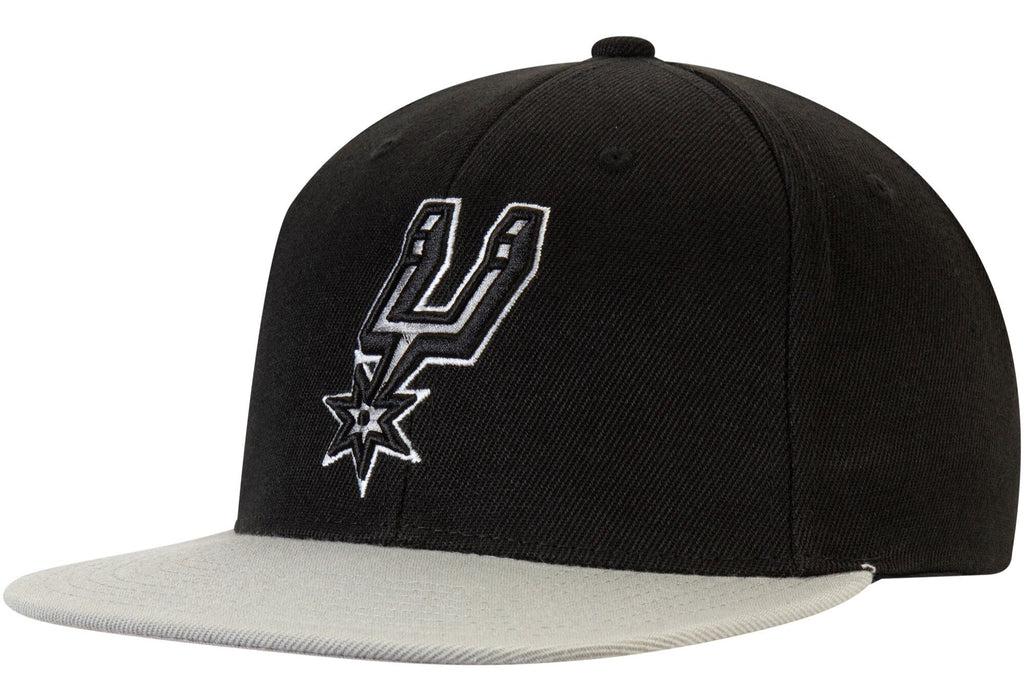 Mitchell & Ness San Antonio Spurs Core 2 Tone Black/Gray Adjustable Snapback Hat for Men product image 1, provided for